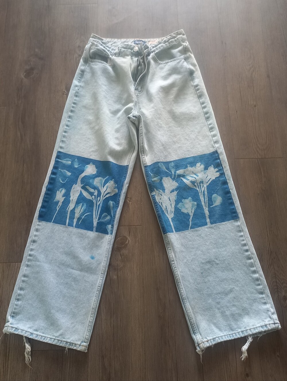 Angel Kiss light jeans with floral print